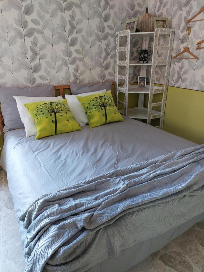 Bed And Breakfast La Pecora Rosa Sant'Omero Exteriör bild