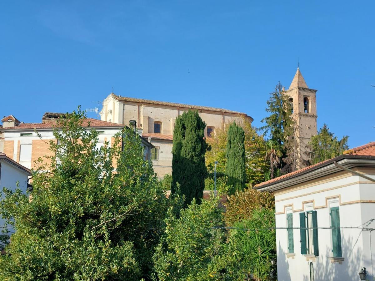 Bed And Breakfast La Pecora Rosa Sant'Omero Exteriör bild