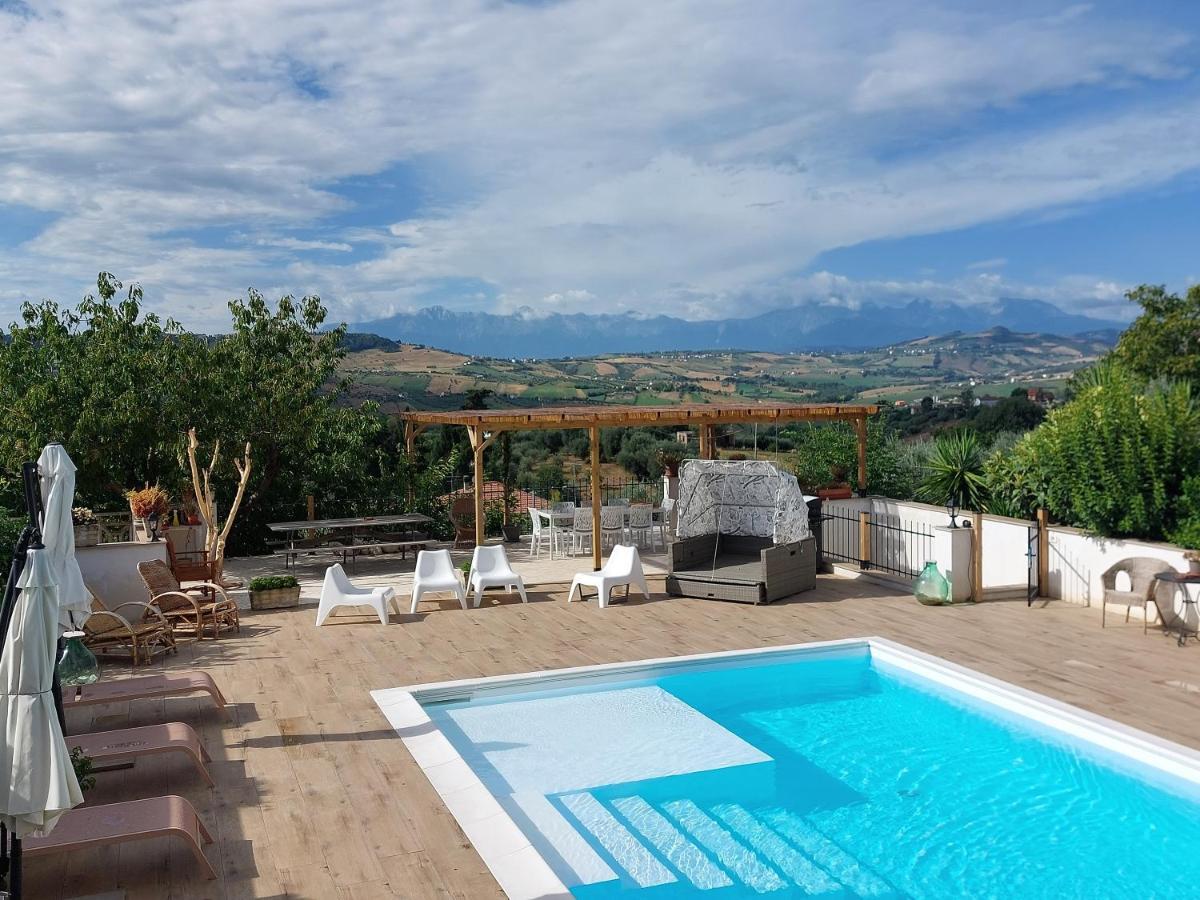 Bed And Breakfast La Pecora Rosa Sant'Omero Exteriör bild